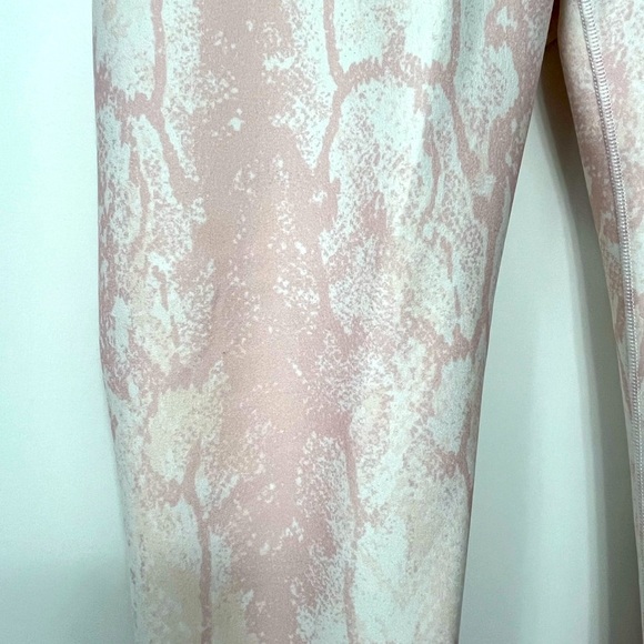 Women’s Workout Pants - Picture 2 of 3